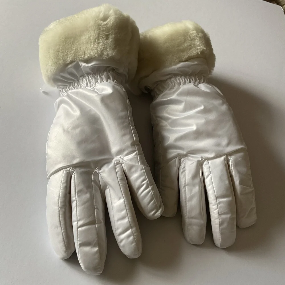 UGG WOMENS ALL WEATHER GLOVES WHITE SIZE L/XL SHEARLING FUR TRIMMED NWOT